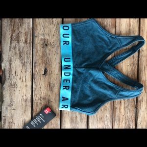 NWT Women’s Under Armour sport bra size small